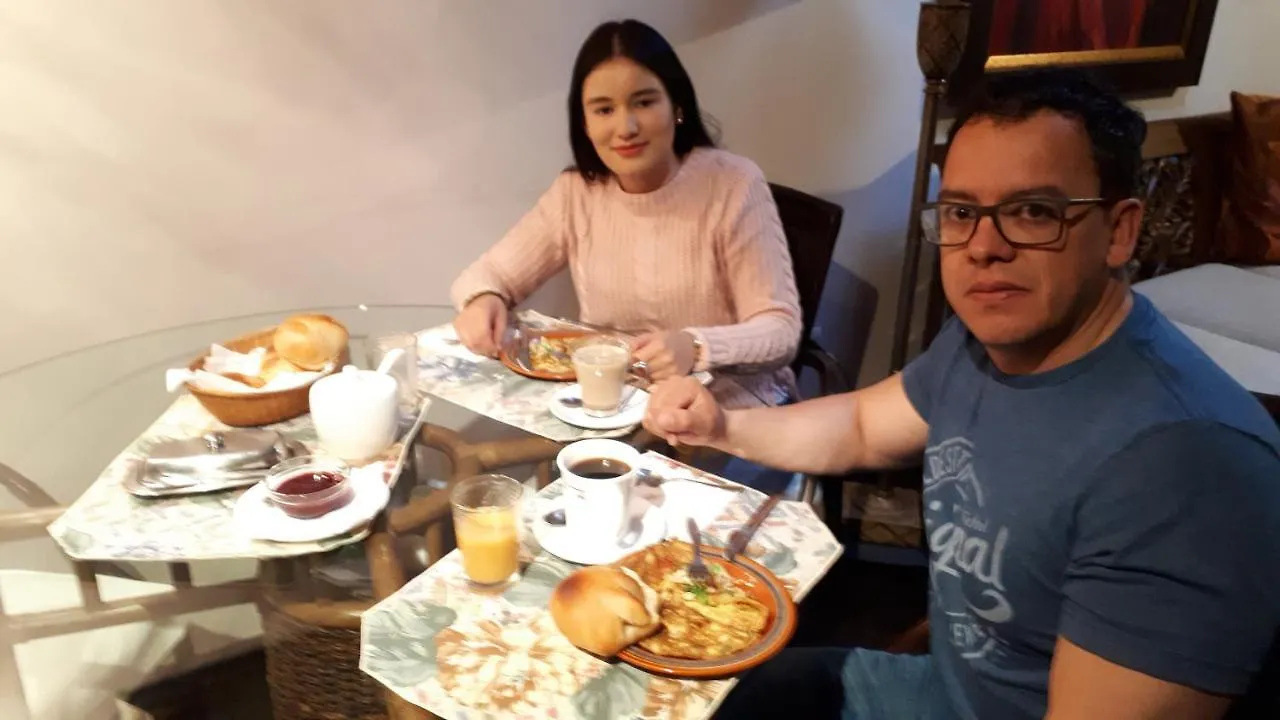 Pensión Hostal Casa Buen Vivir Quito Ecuador